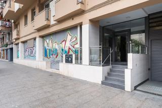 Lloguer Local Comercial a Avinguda de vallcarca 20. Local comercial de gran tamaño en alquiler en el putxet, junto a