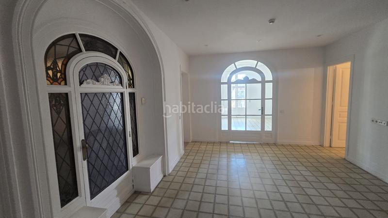 Foto af3e373a-b63d-4ca5-ac20-f1e0af2cb360. Alquiler piso preciosa vivienda reformada de 112m2 en gran via ccatalanes en Barcelona