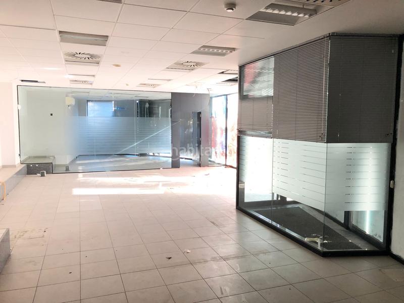 Foto 045af1f3-26d1-4e0b-93a6-9e3484c73585. Local commercial dans Sant Andreu de Palomar Barcelona