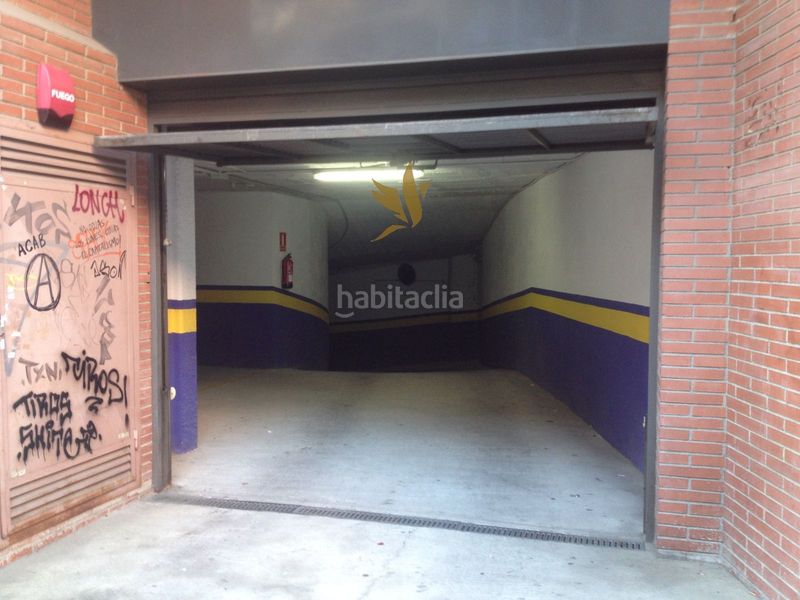 Foto cab90942-dfc2-4227-af00-606ca78a3c94. Aparcament cotxe a El Coll Barcelona