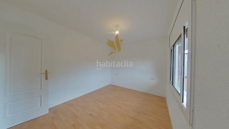 Foto 4b1cf27e-5588-480d-becd-5dc3d9eda7af. Piso en Trinitat Vella Barcelona