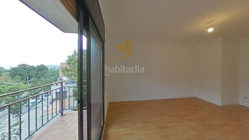Foto e77d8900-d785-4551-8bef-9a9649175621. Piso en Trinitat Vella Barcelona