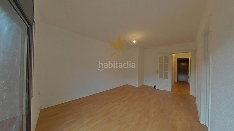 Foto fff6fda1-b1ab-4138-ab30-29c3d8176a23. Piso en Trinitat Vella Barcelona