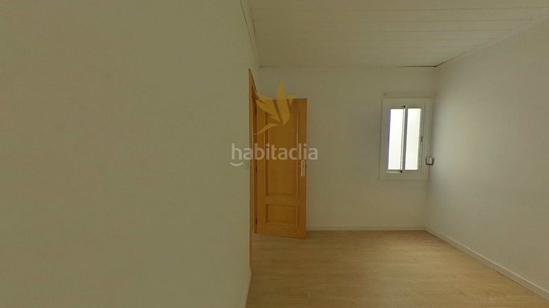 Foto 1c86dd84-c482-48ce-9bd4-4f669d873095. Pis a Sant Crist Badalona
