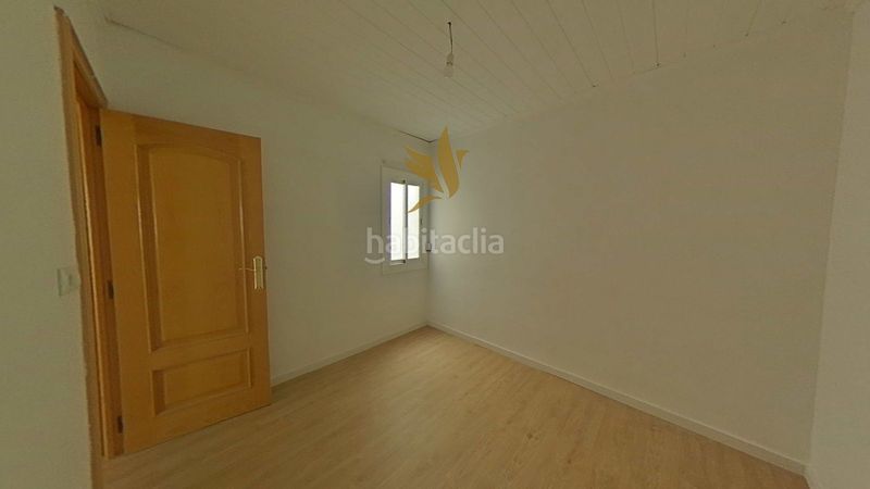 Foto 45ba4d56-0385-4199-8a43-3b17920e8887. Pis a Sant Crist Badalona
