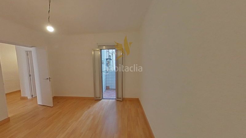 Foto 7ed6ff88-349e-4746-ad32-20dea524c868. Pis a Sant Crist Badalona
