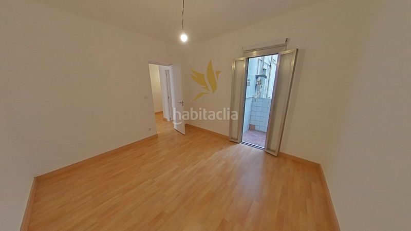 Foto c26b3906-91d5-41f5-b467-4a21322cd8e8. Pis a Sant Crist Badalona