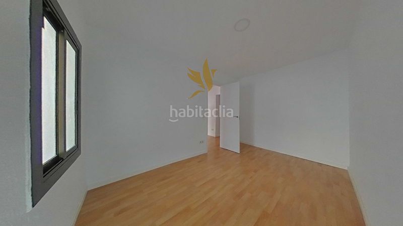 Foto b0471af8-bf29-462f-8875-604db4d62121. Pis a Trinitat Vella Barcelona
