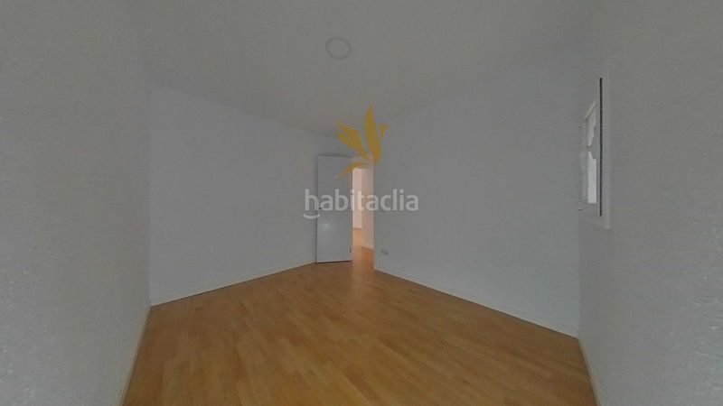 Foto de414bc8-8d61-45c3-91cd-5ddce127c918. Pis a Trinitat Vella Barcelona
