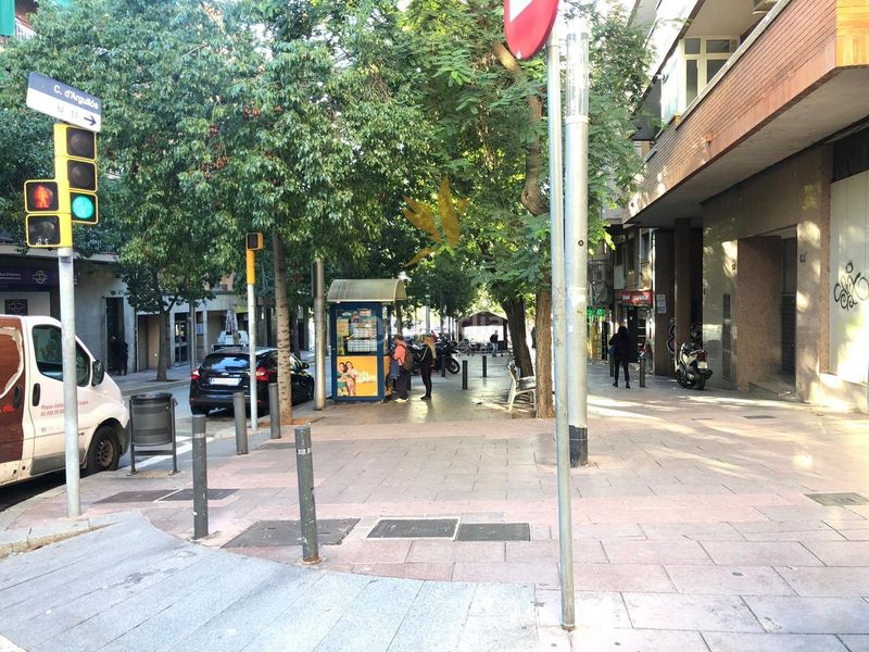 Foto 5dd33108-68c1-4e7f-bd14-7fa40251ac71. Local comercial a Prosperitat Barcelona
