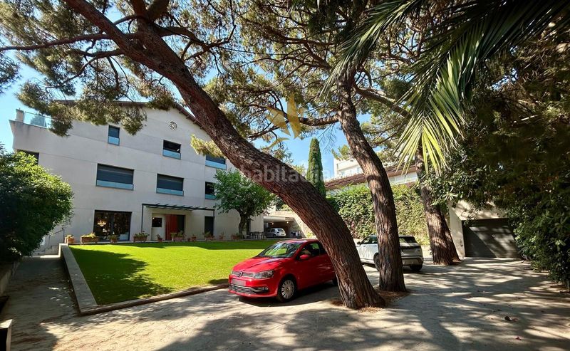 Foto ed8a3f2a-1612-4d70-90b7-62882646fb87. Casa amb calefacció aparcament a Sant Gervasi - Bonanova Barcelona