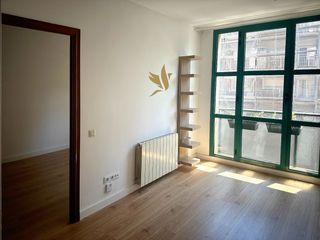 Flat  Rossello. Vivienda de 3 habitaciones y 2 baños en finca moderna en calle r