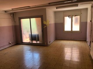 Local Comercial  Dels agudells. Amplio local comercial de 500 m en horta