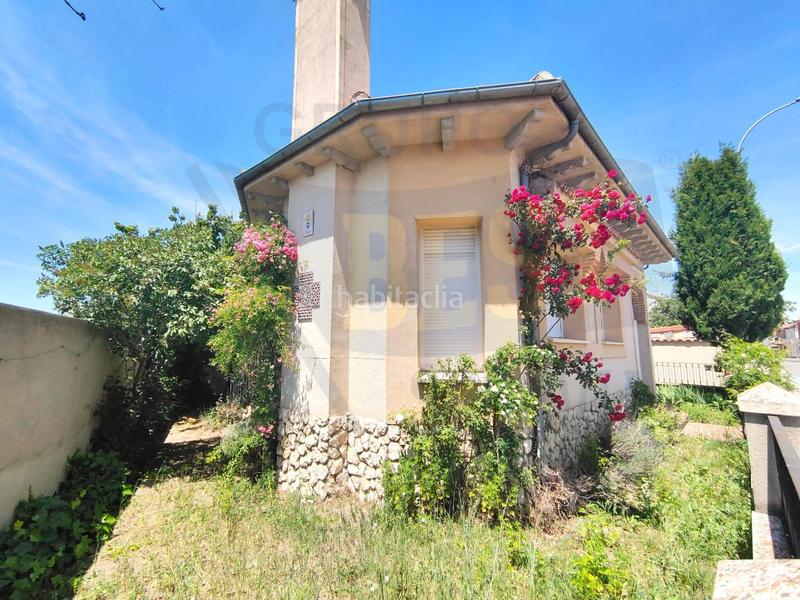 Foto f525cb31-e488-4d07-812a-a4ba72159992. Chalet gran chalet independiente con jardín, segovia en Sanchonuño