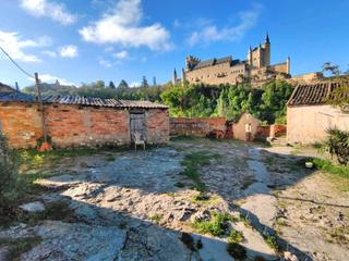 Casa a San Lorenzo - San Marcos. Finca urbana de 1000 m, en zona de san marcos segovia