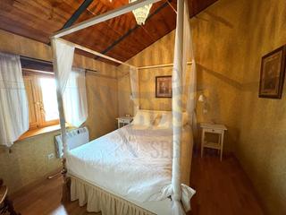 Casa adossada a Santa María la Real de Nieva