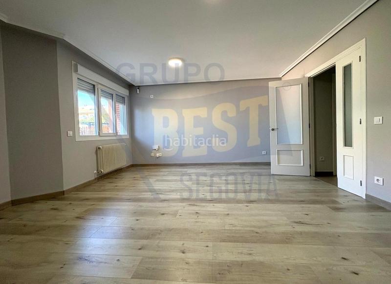 Foto 01dd0b20-cef2-406c-b412-36e351162246. Casa adosada amplio chalet adosado, con patio y garaje, en el sotillo la lastrillasegovia en Lastrilla (La)