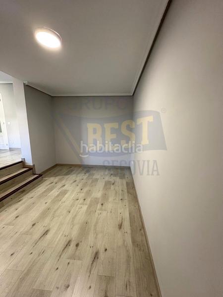 Foto 23f508f9-4de4-449f-a1de-d7e65e1847c5. Casa adosada amplio chalet adosado, con patio y garaje, en el sotillo la lastrillasegovia en Lastrilla (La)