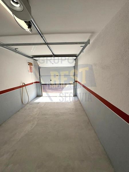 Foto 5cc0f873-c737-44f6-a72b-5f896007b4cb. Casa adosada amplio chalet adosado, con patio y garaje, en el sotillo la lastrillasegovia en Lastrilla (La)