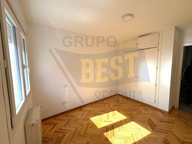 Foto 6015b511-d200-44bc-bdb9-d9d7bed8f8bf. Casa adosada amplio chalet adosado, con patio y garaje, en el sotillo la lastrillasegovia en Lastrilla (La)