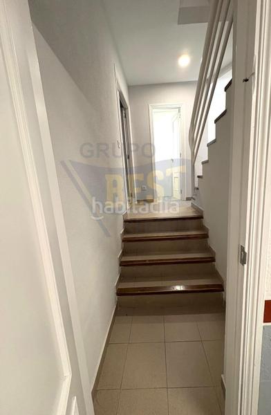 Foto 6e5f7656-82fa-4f96-96bd-2b32fc72b2fb. Casa adosada amplio chalet adosado, con patio y garaje, en el sotillo la lastrillasegovia en Lastrilla (La)