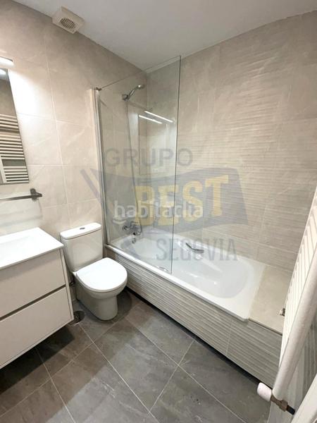 Foto ce1b3444-191c-4661-8f23-0e0b08a2d597. Casa adosada amplio chalet adosado, con patio y garaje, en el sotillo la lastrillasegovia en Lastrilla (La)