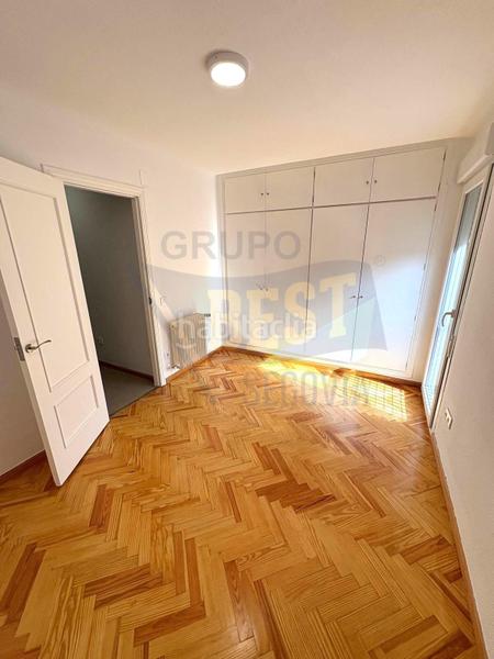 Foto df1b4c86-8db9-46ef-a01b-f91d6c0eaf27. Maison jumelée avec chauffage parking dans Lastrilla (La)