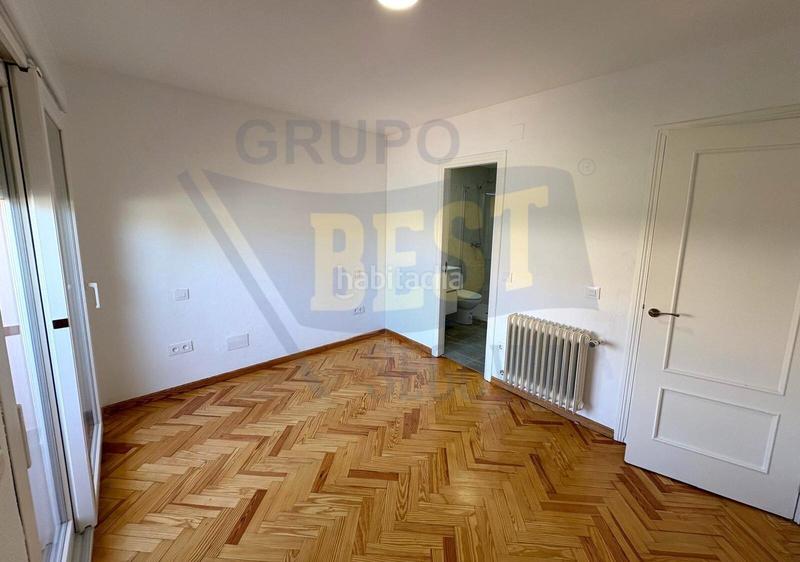 Foto f3ddae90-bae1-4201-b8c1-8db86755d6fc. Casa adosada amplio chalet adosado, con patio y garaje, en el sotillo la lastrillasegovia en Lastrilla (La)