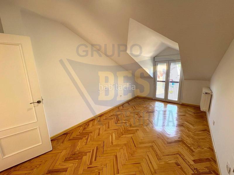 Foto f3de9948-270d-42f1-855a-5d0a0f158e9a. Casa adosada amplio chalet adosado, con patio y garaje, en el sotillo la lastrillasegovia en Lastrilla (La)