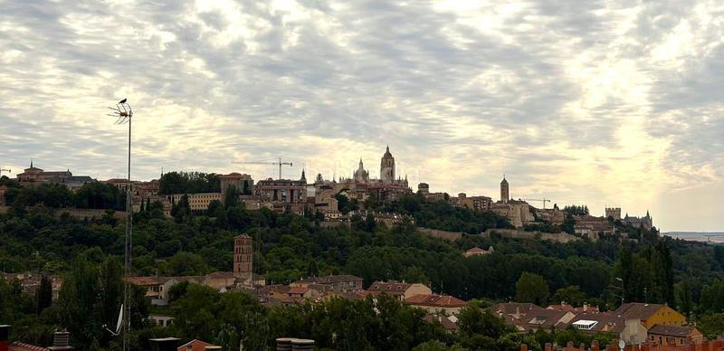 Foto f8baf0c2-cfc0-4389-99ce-92595e205e78. Appartamento con riscaldamento parcheggio in San Lorenzo - San Marcos Segovia