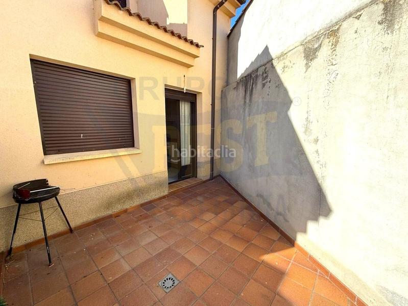 Foto a9cae5a3-0954-41d2-8937-bc7564f0b476. Semi detached house with heating parking in Roda de Eresma