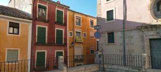 Haus  Plaza mayor. Edificio entero 342 m2, en 4 plantas hacia la plaza mayor y 2 m
