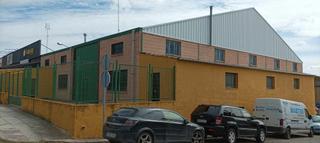 Nau industrial  Polígono cuberg. Nave frente a centro comercial mirador