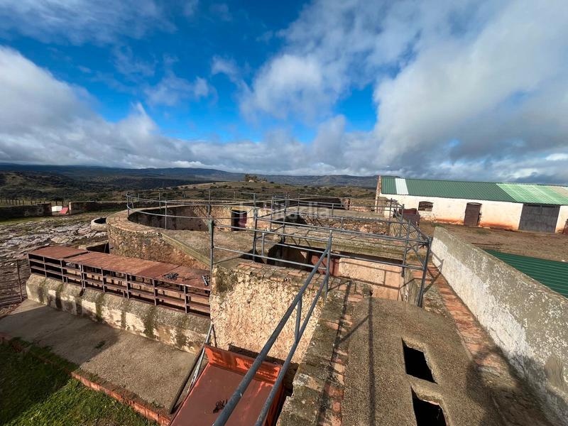 Foto 12989e62-cf83-4bd8-9ec5-c7f57366e3b2. Finca rústica a Carolina (La)