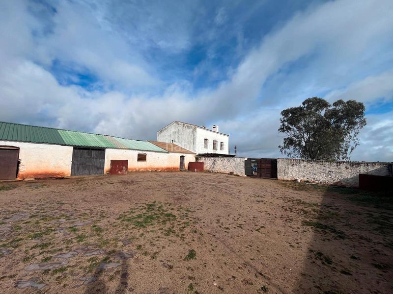 Foto 9ad9a587-f4c2-490c-a92d-419064b7f7dc. Finca rústica a Carolina (La)