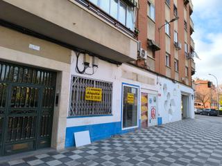 Location Local commercial  Calle escultor jamete. Local en rotonda de bomberos