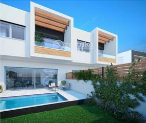 Semi detached house in N/a. Viva en un entorno privilegiado en una casa de alto standig al l