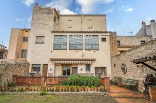 Casa  Dr gine partagas. Casa en cabra del camp, con 506 m2, 7 habitaciones y 3 baños