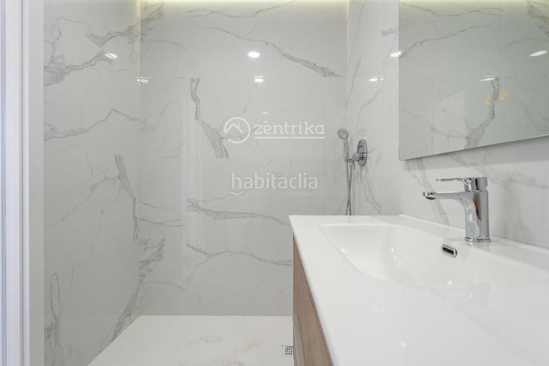 Foto 12d64c3b-03bf-462b-bed5-837c24ba6ab7. Casa adossada amb aparcament a Quatre Camins Cambrils