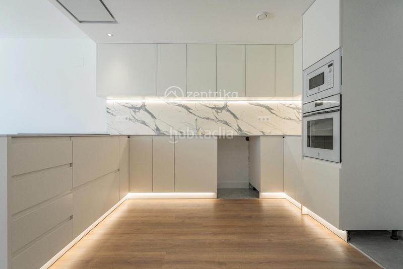 Foto 41dd79ac-5721-4c35-bab2-64f71a832be2. Casa adossada amb aparcament a Quatre Camins Cambrils