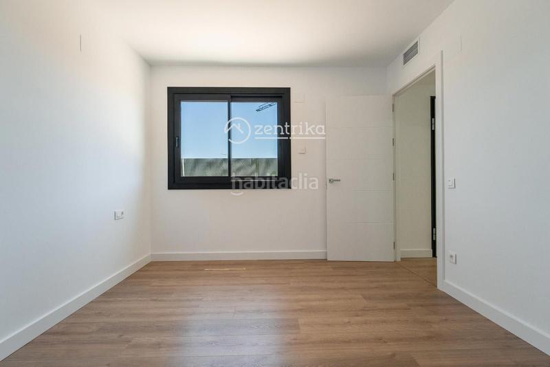 Foto 62fa6ae4-0061-4d9c-8cf2-fd3ef9f8efa2. Casa adossada amb aparcament a Quatre Camins Cambrils