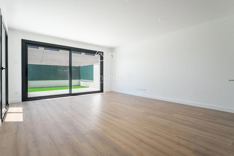 Foto 8a6e7853-b7a7-4cfb-bf34-9053ee193f08. Casa adossada amb aparcament a Quatre Camins Cambrils