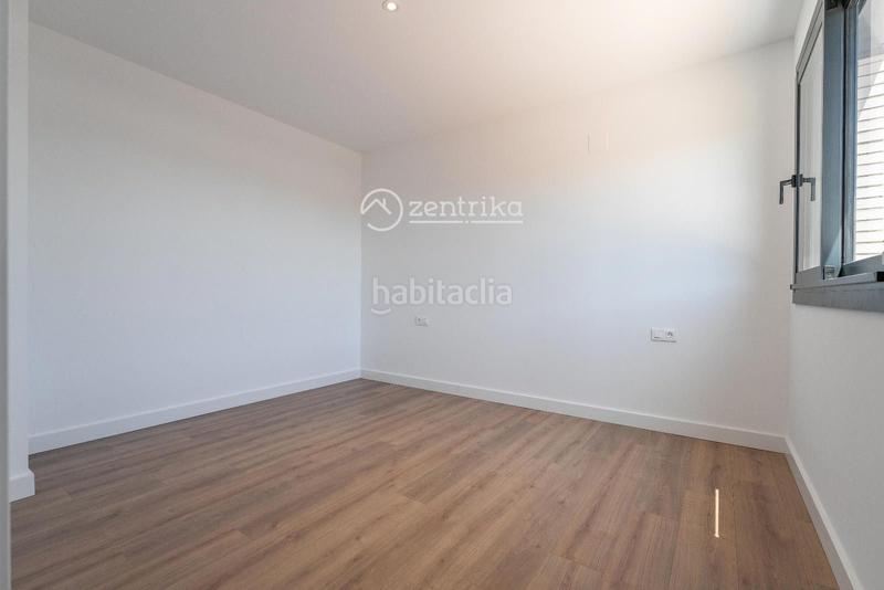 Foto ae51f7b7-5294-4b71-80ae-5f841fe6cf89. Casa adossada amb aparcament a Quatre Camins Cambrils