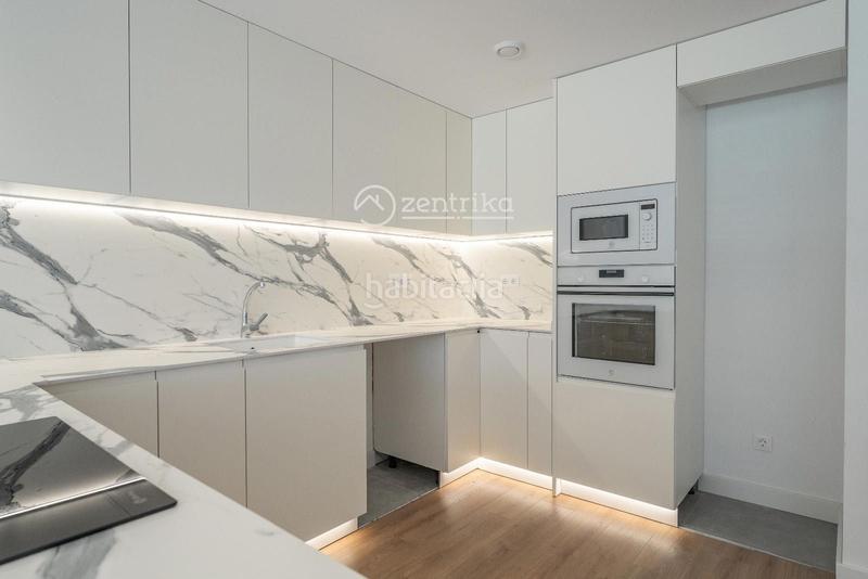 Foto c567abb5-8a60-468a-a481-aab2e0b640d2. Casa adossada amb aparcament a Quatre Camins Cambrils