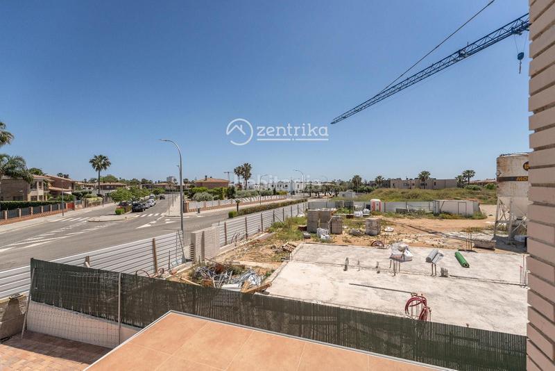 Foto d3342b3e-c6fb-4a92-8a7c-967efa5abd2b. Casa adossada amb aparcament a Quatre Camins Cambrils