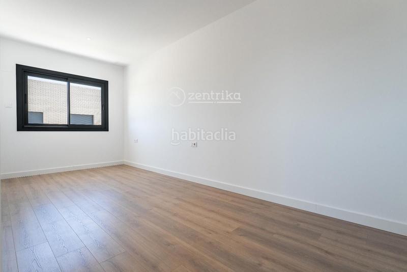 Foto dc147ba8-f081-4d32-ac6e-14b4cb8c4b3c. Casa adossada amb aparcament a Quatre Camins Cambrils