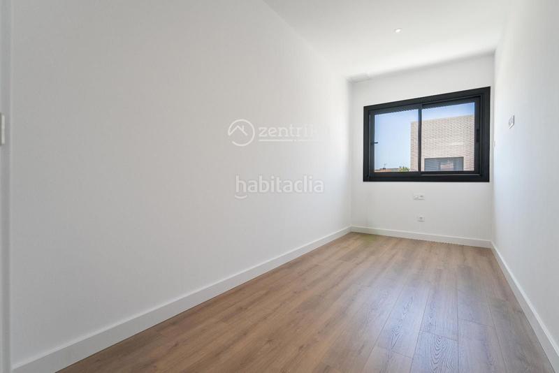 Foto f7018070-161c-4337-ab70-1d8b15a1c48f. Casa adossada amb aparcament a Quatre Camins Cambrils