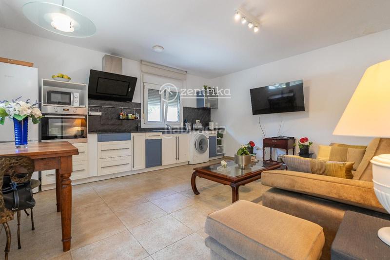 Foto 6c8830e1-f294-4b19-97ad-f45b09a5a83d. Casa finca exclusiva con casa, molino, casa apartamento y nave en Cambrils