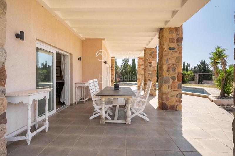 Foto c6466d0d-f8e2-4d17-b82a-125b61c07c30. Casa finca exclusiva con casa, molino, casa apartamento y nave en Cambrils