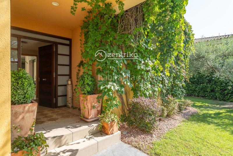Foto 44a26c1b-b6e0-4e5c-b8c0-160c78a75080. Chalet  independiente en venta , con 391 m2 en Reus